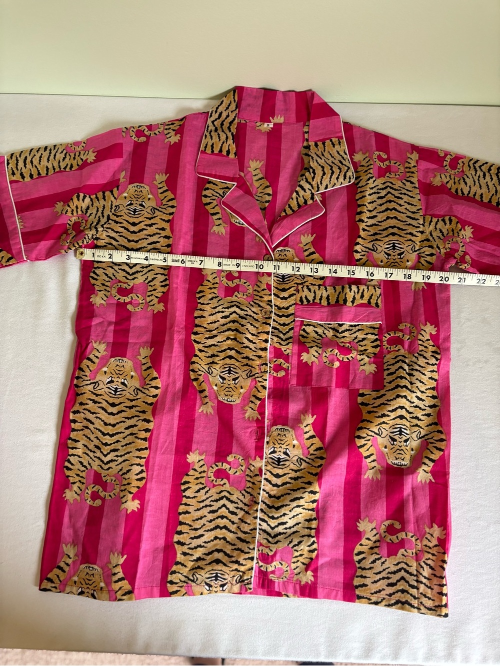 Pink Tiger Print Pajama Set Women’s Cotton Small Short Sleeve & Shorts - Picture 5 of 11